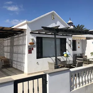 2-bedroom-villa-front-line-puerto-del-carmen.in-canary-islands.com/